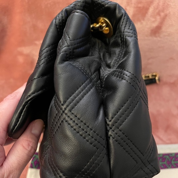 SOLD❤️Tory Burch Fleming convertible large bag - Picture 4 of 14